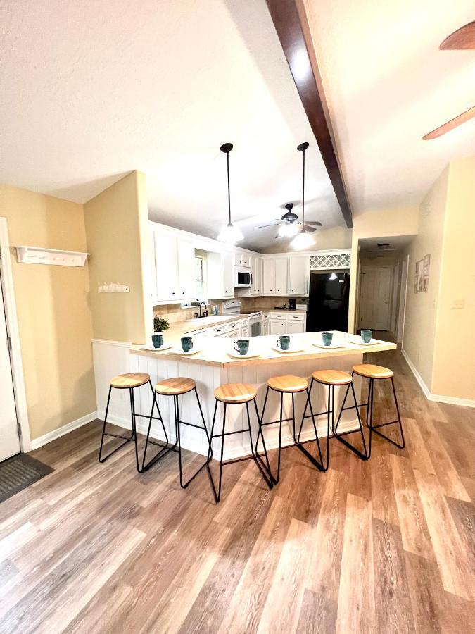 2 Bdrm Treehouse Hideout- Lake Conroe With Boat Ramp Montgomery Ngoại thất bức ảnh